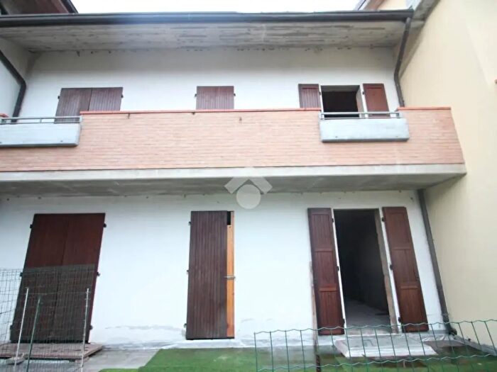 Casa trilocale in vendita in Via Romagna, Mercato Saraceno