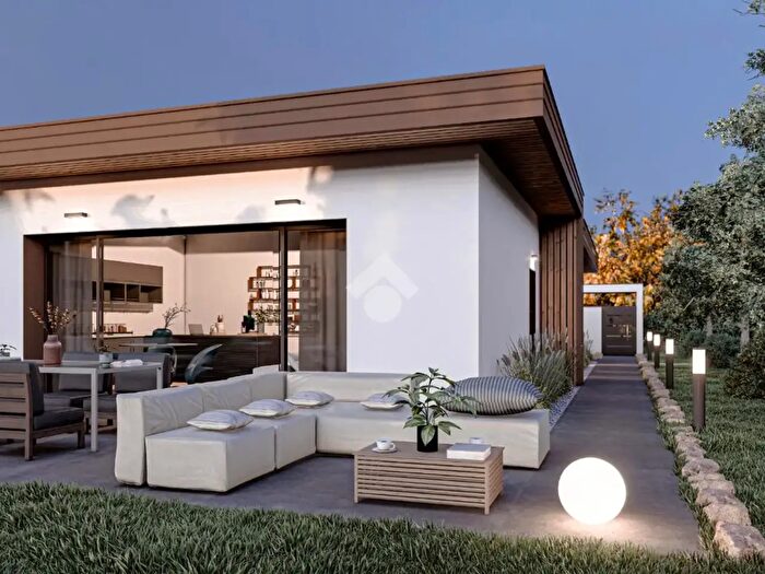 Casa quadrilocale in vendita in Via delle Brede, Calcinate