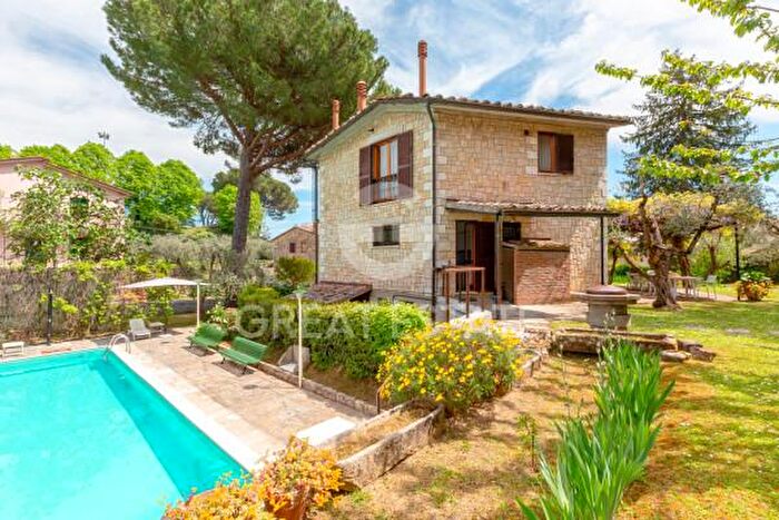 Casa con 6 locali in vendita in Via Cremani, Cetona