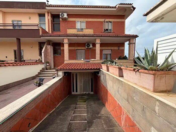 Casa quadrilocale in vendita in Via Trevi, Nettuno