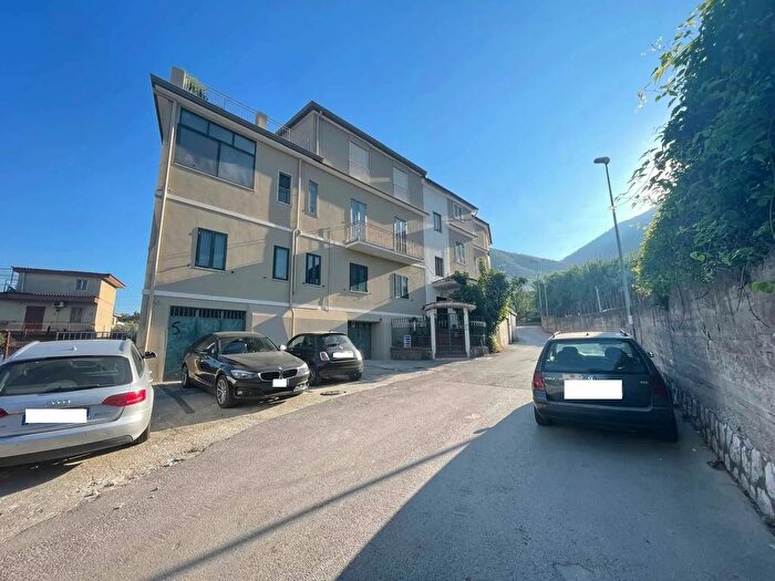 Appartamento con 5 locali in vendita in Cava De Tirreni