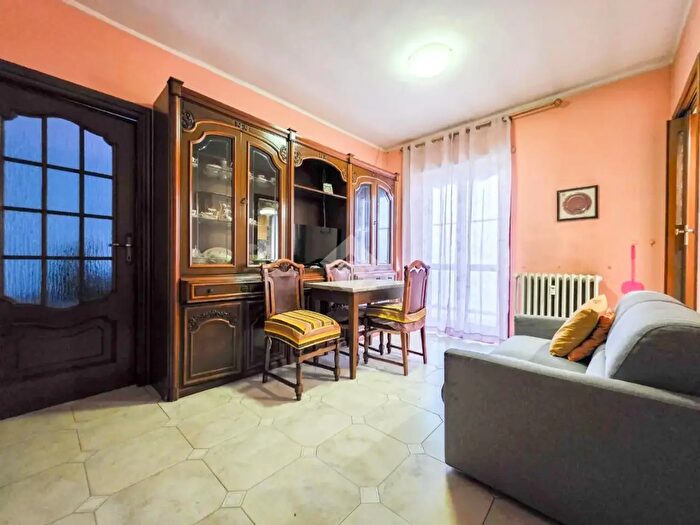 Appartamento trilocale in vendita in Str del Carossio, Torino