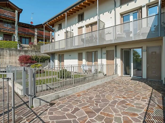 Appartamento bilocale in vendita in Via Don Battista Gardi, Sotto Il Monte Giovanni Xxiii