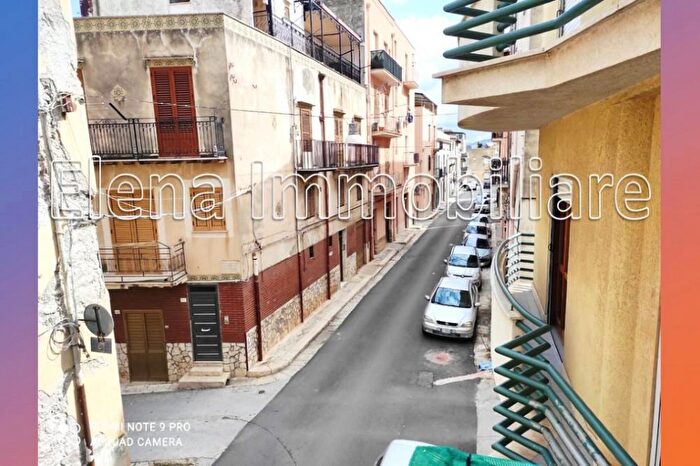 Casa con 10 locali in vendita in Alcamo