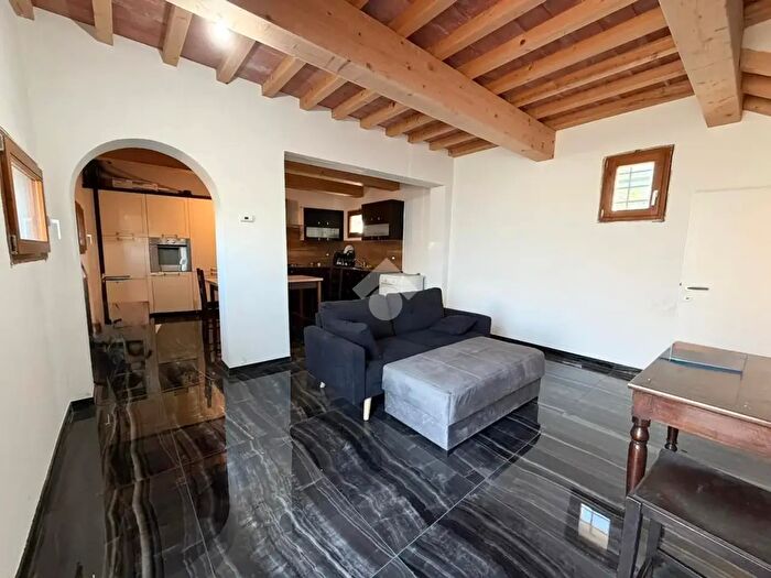 Casa con 8 locali in vendita in Via Bettino Ricasoli, Quarrata