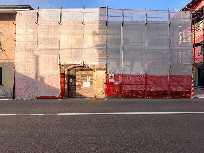 Case in Vendita e in Affitto - 2