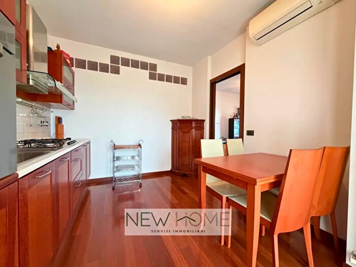 Appartamento trilocale in vendita in Via Cesena, Verona