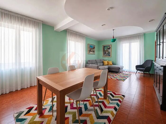 Appartamento con 5 locali in vendita in Via Prunizzedda, Sassari
