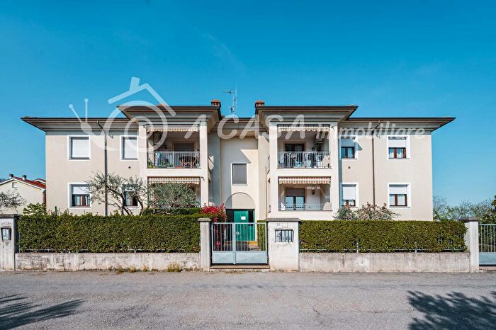 Appartamento con 5 locali in vendita in Medesano