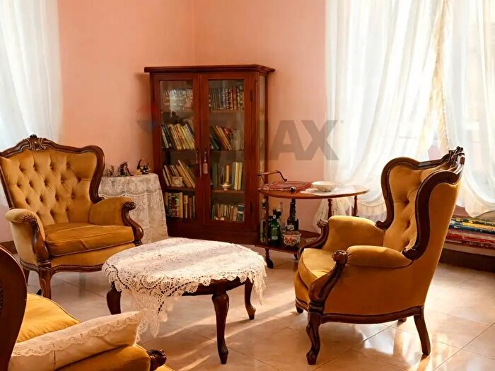 Appartamento trilocale in vendita in Via Paletta, Novara