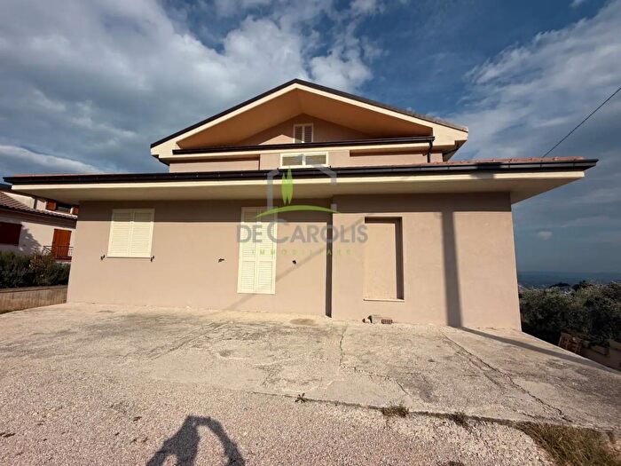 Appartamento bilocale in vendita in Contrada Monte, Castignano
