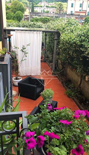 Appartamento con 7 locali in vendita in Carrara