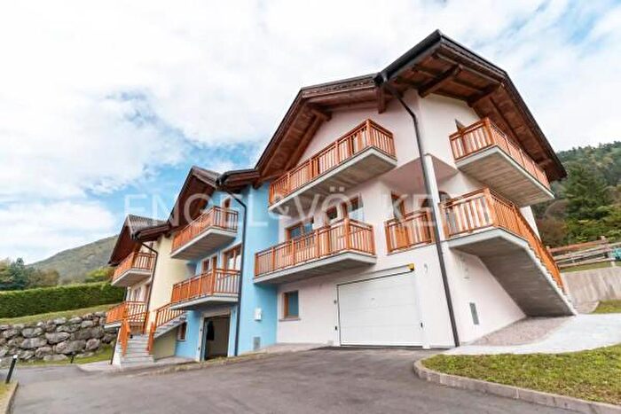 Casa con 6 locali in vendita in Via del Dos Marin, Stenico