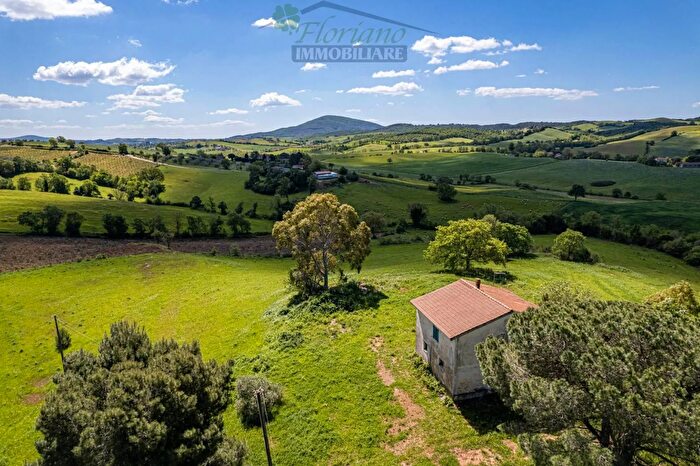 Casa con 15 locali in vendita in Strada della Sgrilla, Capalbio
