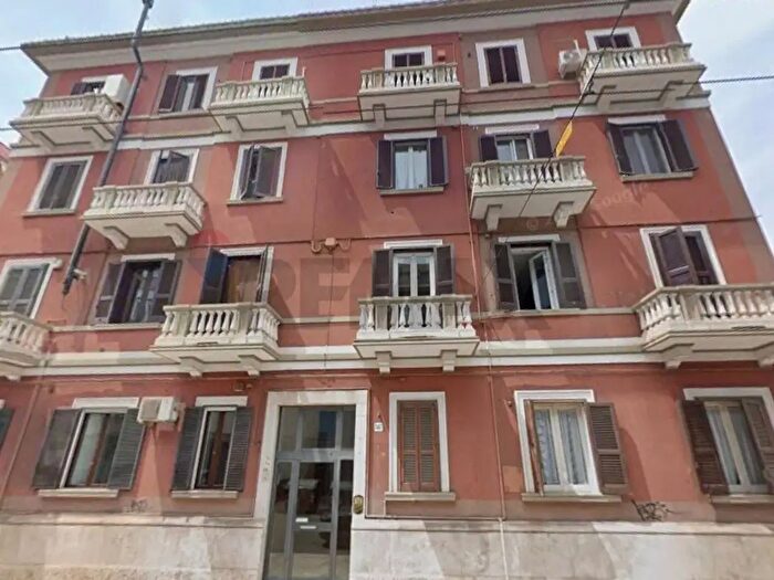 Appartamento trilocale in affitto in Corso Alcide De Gasperi, Bari