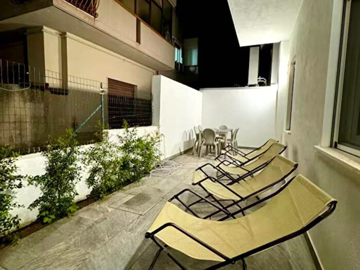 Appartamento trilocale in affitto in Via Vittorio Veneto, Soverato Marina, Soverato