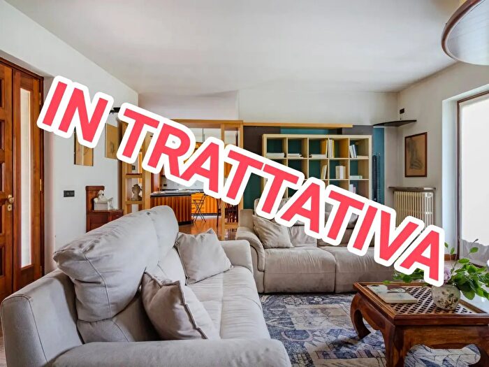 Casa con 5 locali in vendita in Via Marzaro, Leggiuno