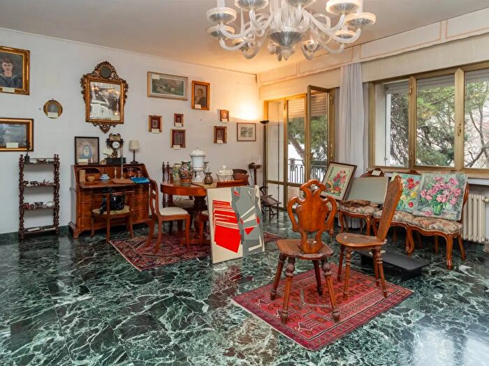 Appartamento con 8 locali in vendita in Venezia