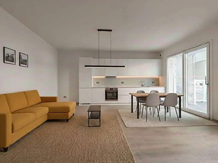 Appartamento trilocale in vendita in Via Roma, BellariaIgea Marina