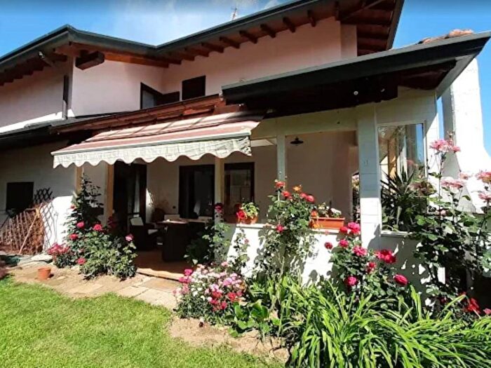 Casa con 5 locali in vendita in Via Guglielmo Oberdan, Cardano al Campo