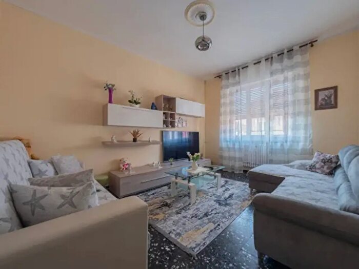 Appartamento trilocale in vendita in Via Zara, Asti