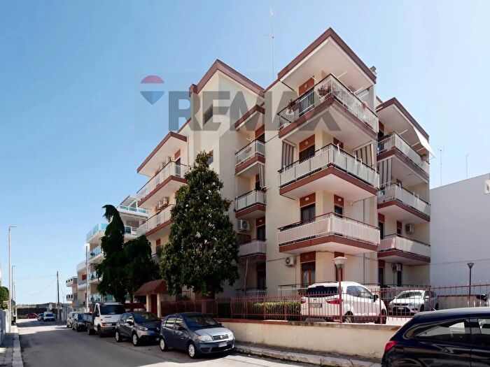 Appartamento trilocale in vendita in Via Don Giuseppe De Mattia, Capurso