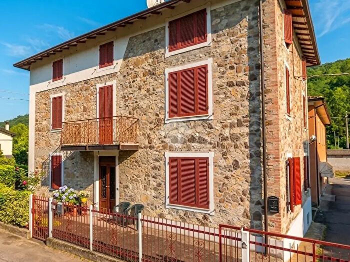 Appartamento quadrilocale in vendita in Via Valtermina, Traversetolo