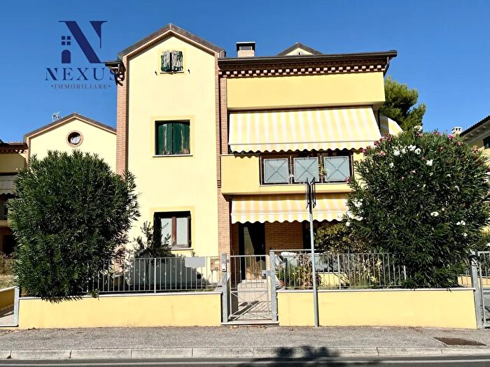Appartamento trilocale in vendita in Viale della Murata, Corinaldo