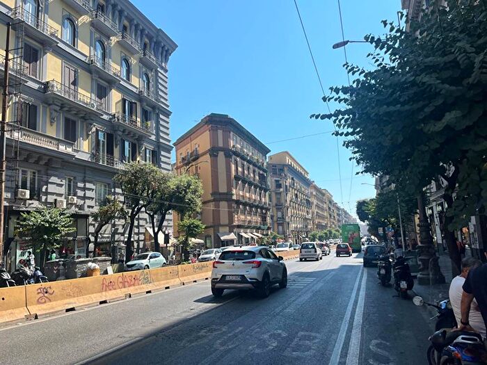 Appartamento quadrilocale in affitto in Via Giovanni Scherillo, Tribunali, Napoli