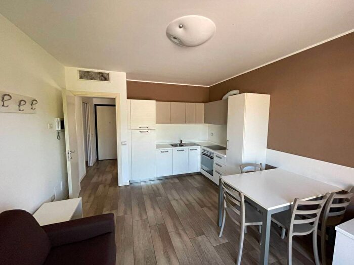 Appartamento bilocale in affitto in Via Nazionale, Spinone al Lago