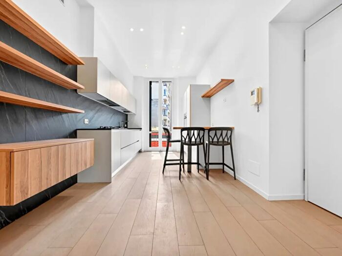 Appartamento trilocale in affitto in Corso Sempione, Milano