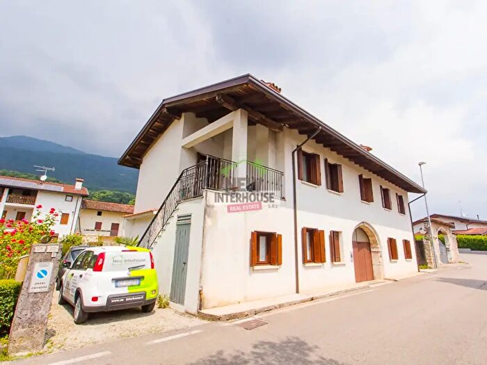 Appartamento con 6 locali in vendita in Via Siega, Maniago