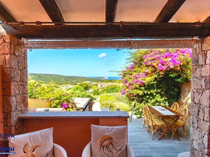 Casa con 5 locali in vendita in Via dei Corbezzoli, Aglientu