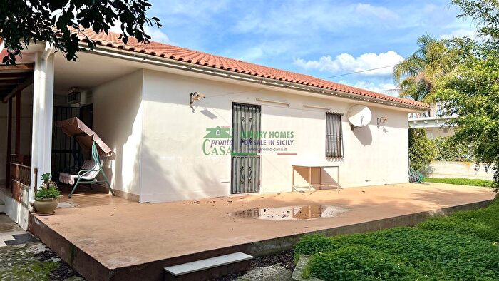 Casa quadrilocale in vendita in Via Mare Ionio, Ragusa