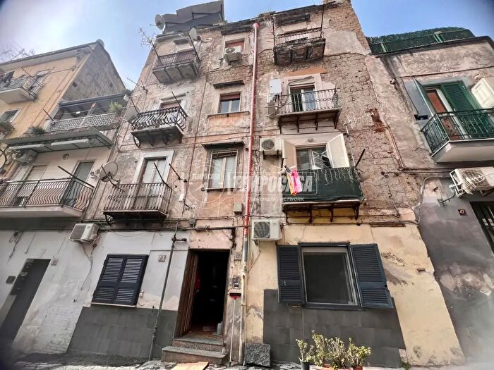 Appartamento trilocale in vendita in Via Filippo Maria Briganti, Napoli