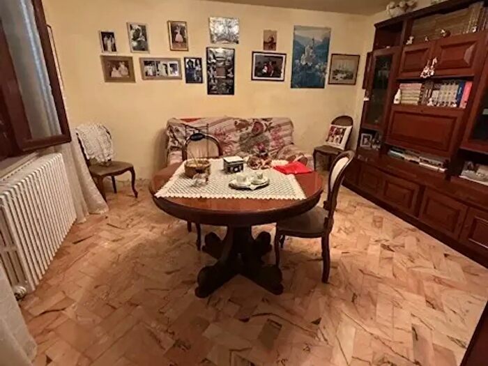 Casa con 7 locali in vendita in Camaiore