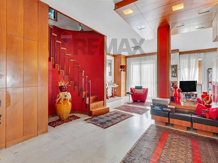 Appartamento con 5 locali in vendita in Via Santa Margherita, Cologno Monzese