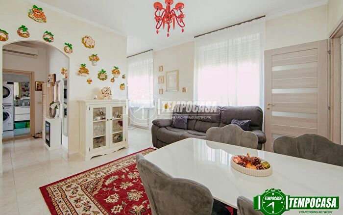 Appartamento trilocale in vendita in Via Cipriano Facchinetti, Voghera