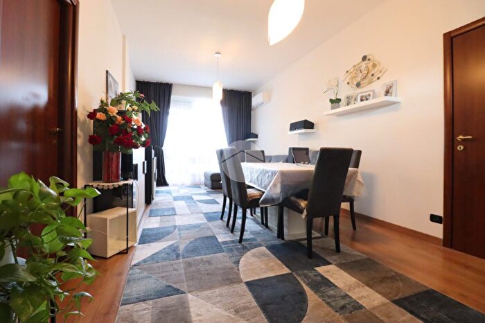 Appartamento quadrilocale in vendita in Viale Veneto, Mantova