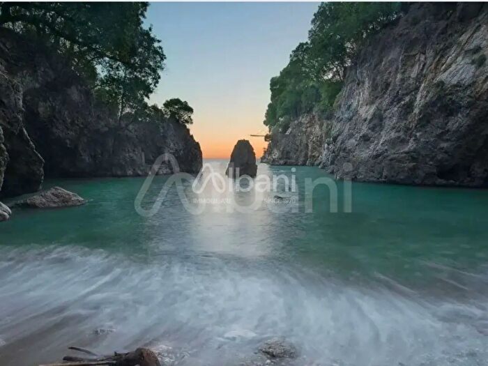 Casa con 5 locali in vendita in Località Cala, Lerici