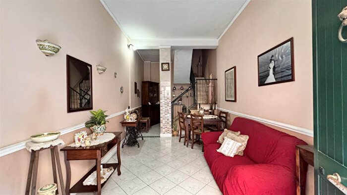 Casa quadrilocale in vendita in Scordia