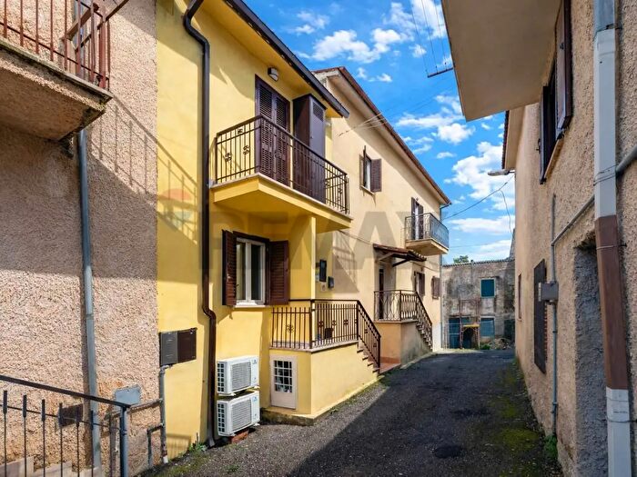 Case in Vendita e in Affitto - 2