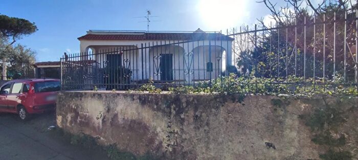 Casa quadrilocale in vendita in Via Pisani, Torre Del Greco