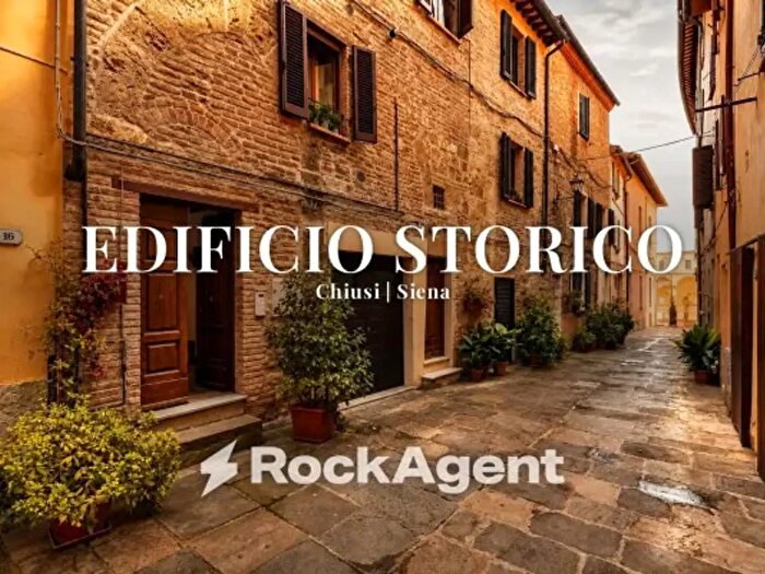 Appartamento trilocale in vendita in Via della Misericordia, Chiusi