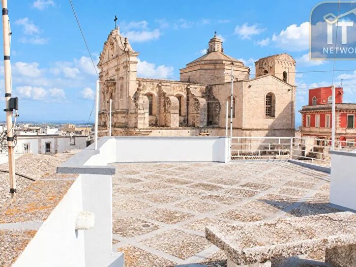 Appartamento con 6 locali in vendita in Via Cirillo, Martina Franca