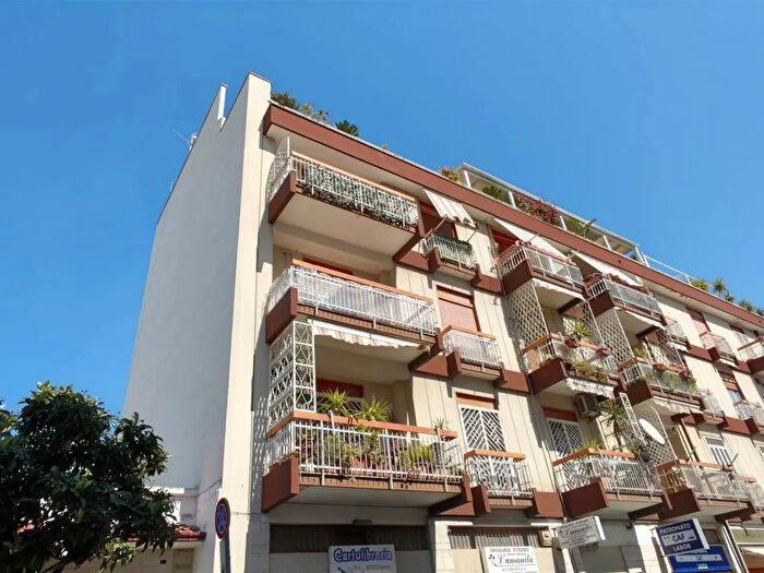 Appartamento trilocale in vendita in Via Armando Diaz, Bari