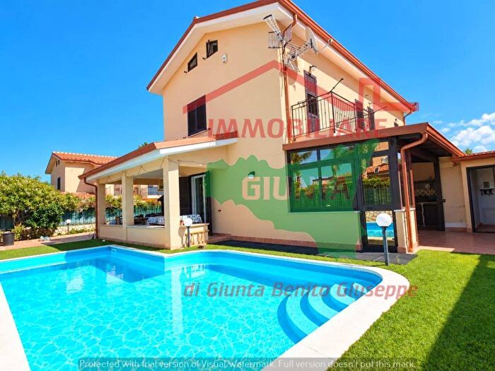 Casa con 5 locali in affitto in Via Strada Statale Ovest, Torre Muzza, Carini
