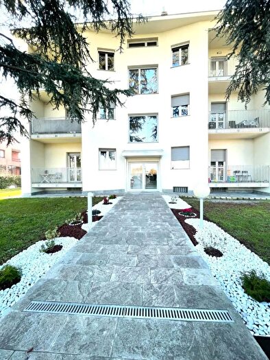 Appartamento trilocale in affitto in Via della Taccona, Monza