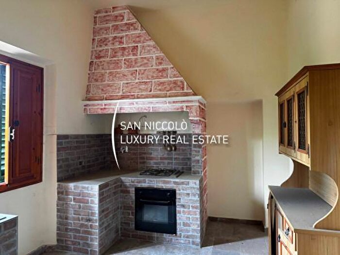 Casa con 6 locali in vendita in Firenze