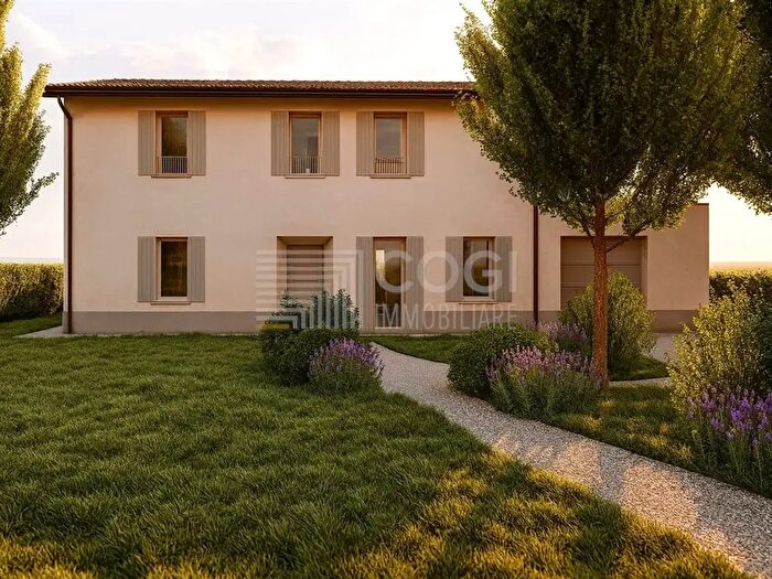 Casa quadrilocale in vendita in Via Pritella, Solarolo